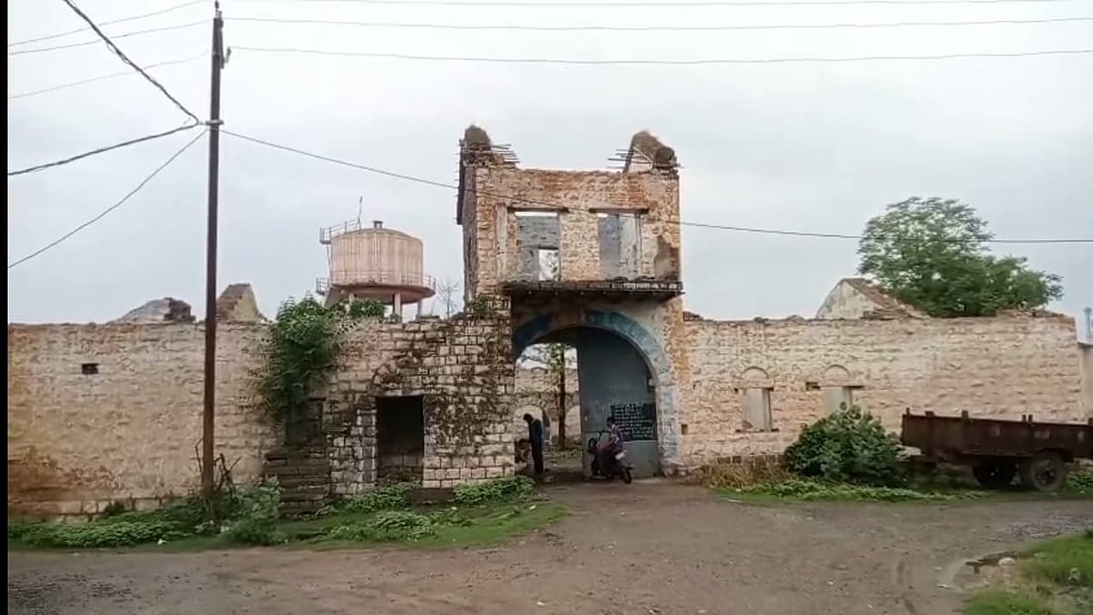 Unsafe School Building Remains Standing