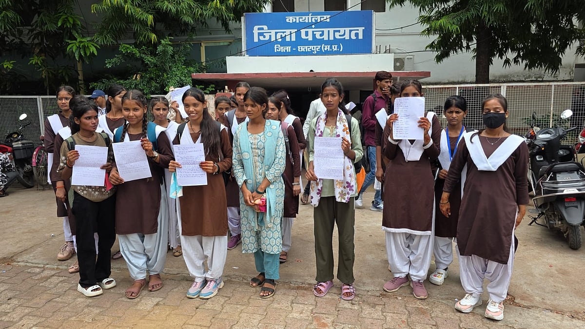 MP School Girls Accuse Principal of Misconduct
