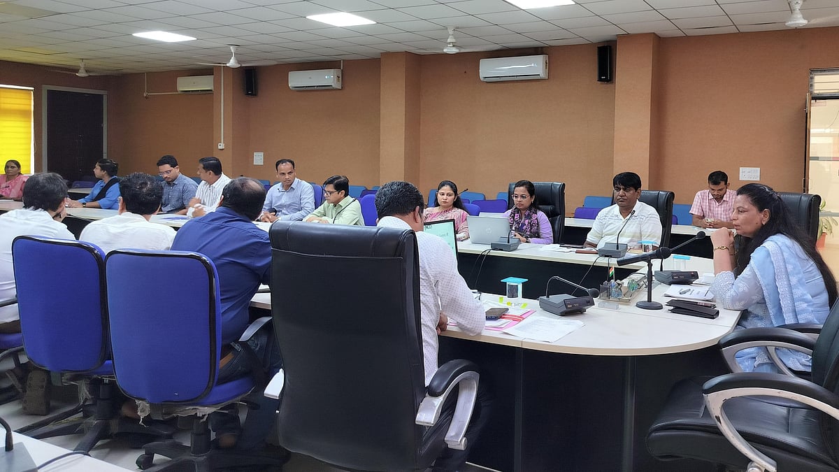 Collector Orders 100% Child Vaccination in Aalirajpur