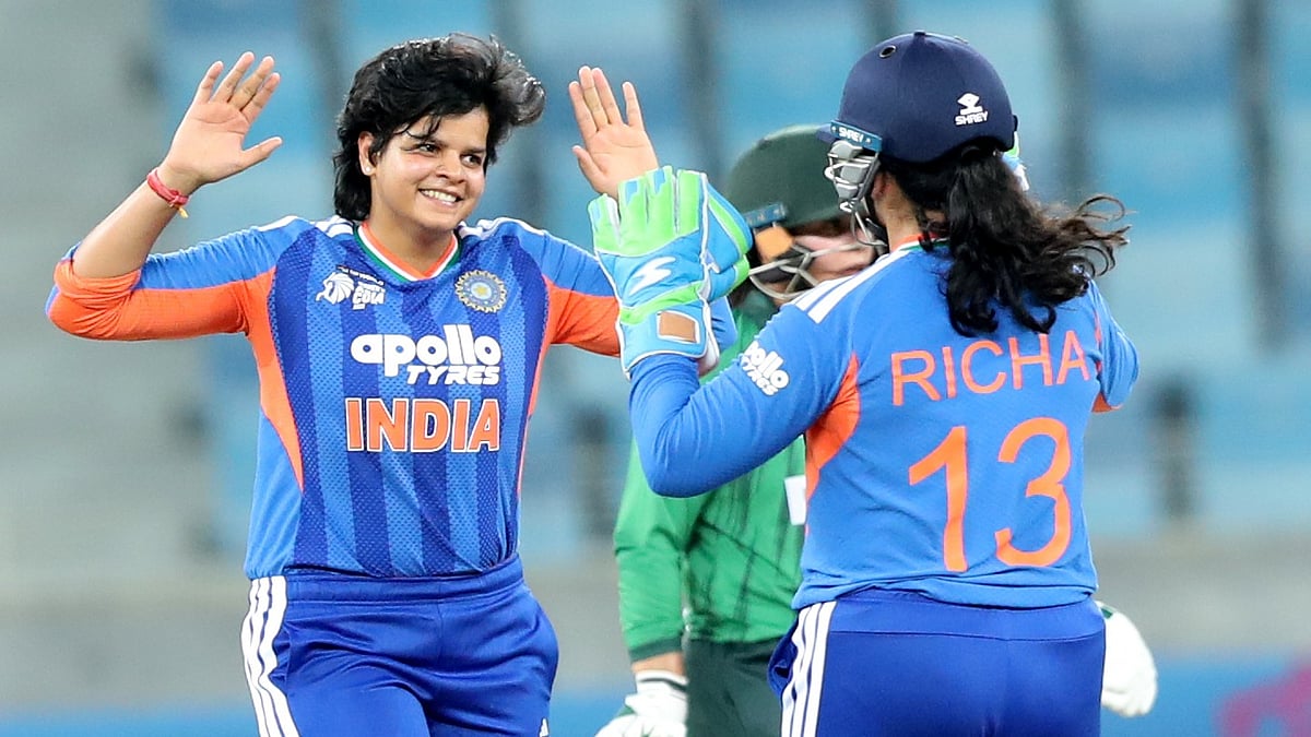 India Bowls Out Pakistan For 55 In Women's Asia Cup 2026
