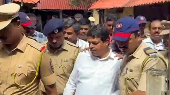 Bombay HC Stays Bail for Sena Councillor