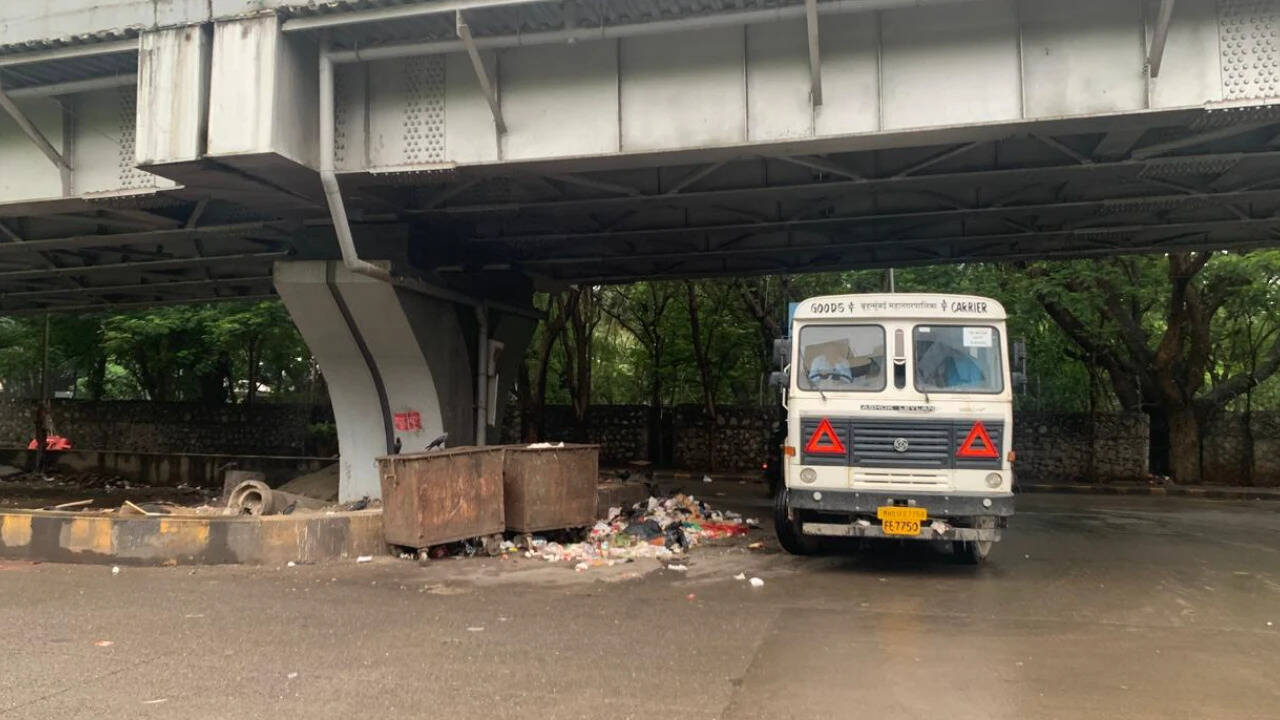 Bombay HC Flags Odour, Garbage Near Heritage Sites