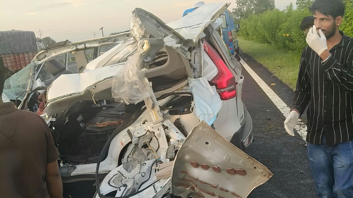 3 Killed, 1 Critical in Car-Truck Crash on Delhi-Mumbai Expressway