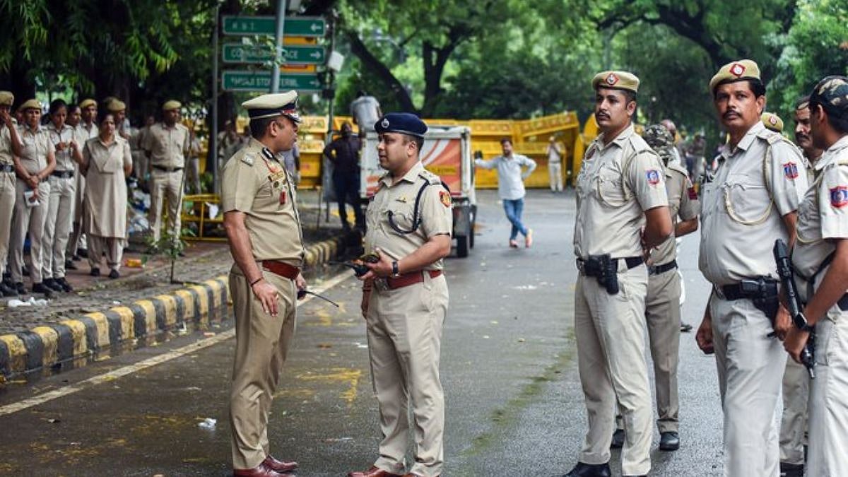Delhi Police Denies Detaining Boys For Carrying Food To Jantar Mantar