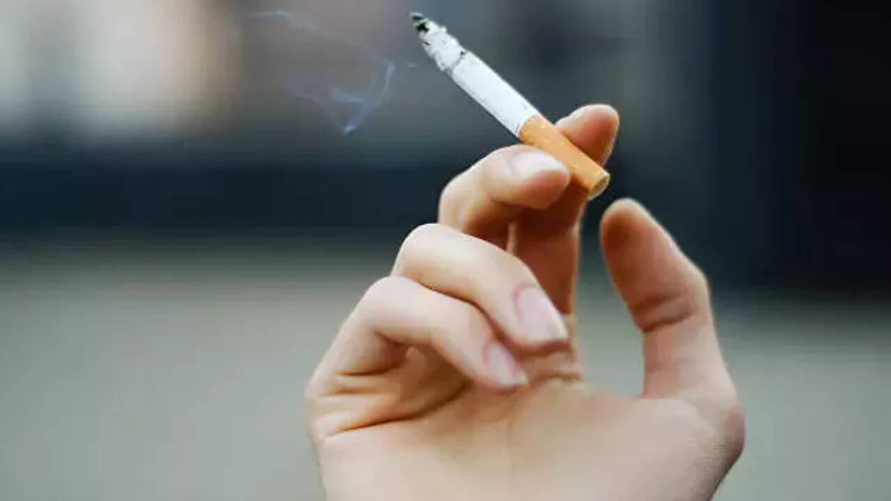 570,000 Fined Rs 5.1 Crore for Public Smoking