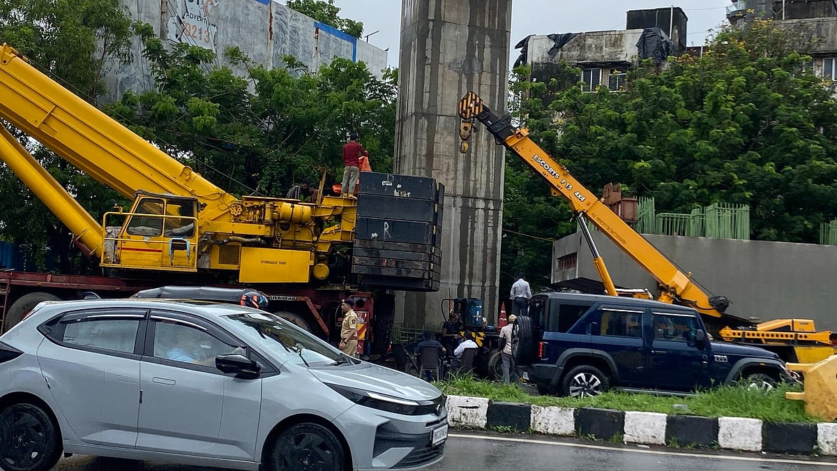 400 MT Crane Breaks Down At Juhu Metro Site, Disrupts Traffic