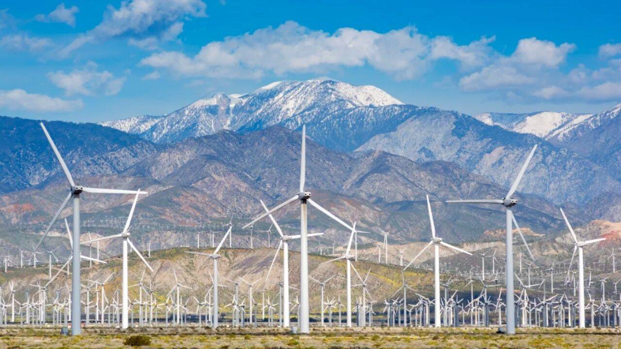 Iowa Plant Recycles 30,000 Tons of Wind Turbine Blades Annually