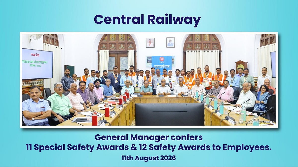 Central Railway GM Awards 12 Employees for Safety Excellence