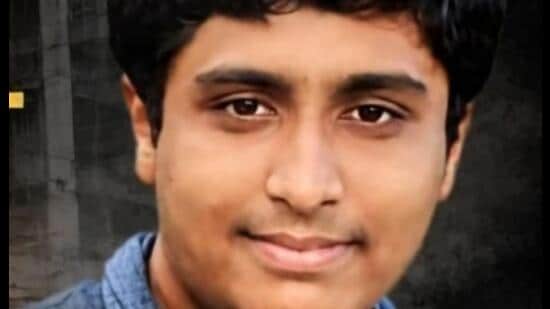 Crane Crash Kills 21-Year-Old, Contractor Held
