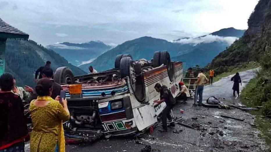 7 Killed, 11 Injured in Chamba Bus Accident