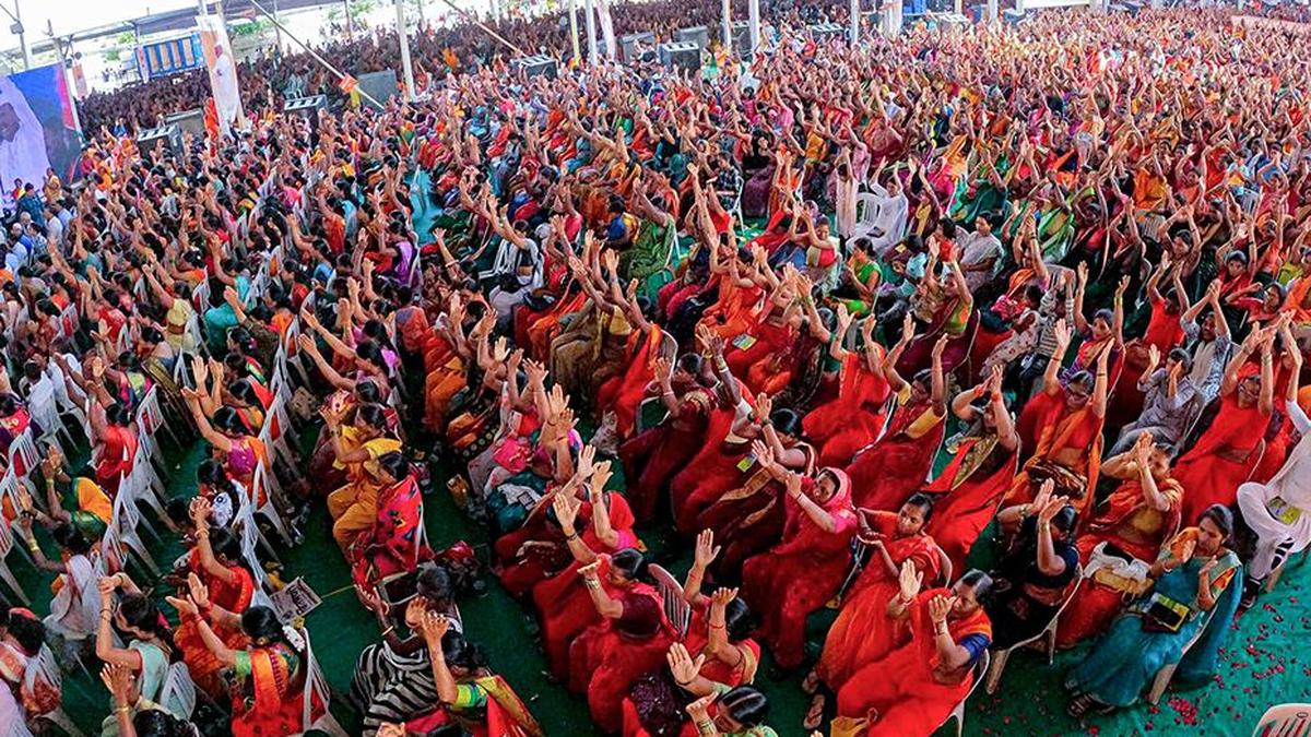 Congress Alleges Maharashtra Mismanaged Ladki Bahin Scheme