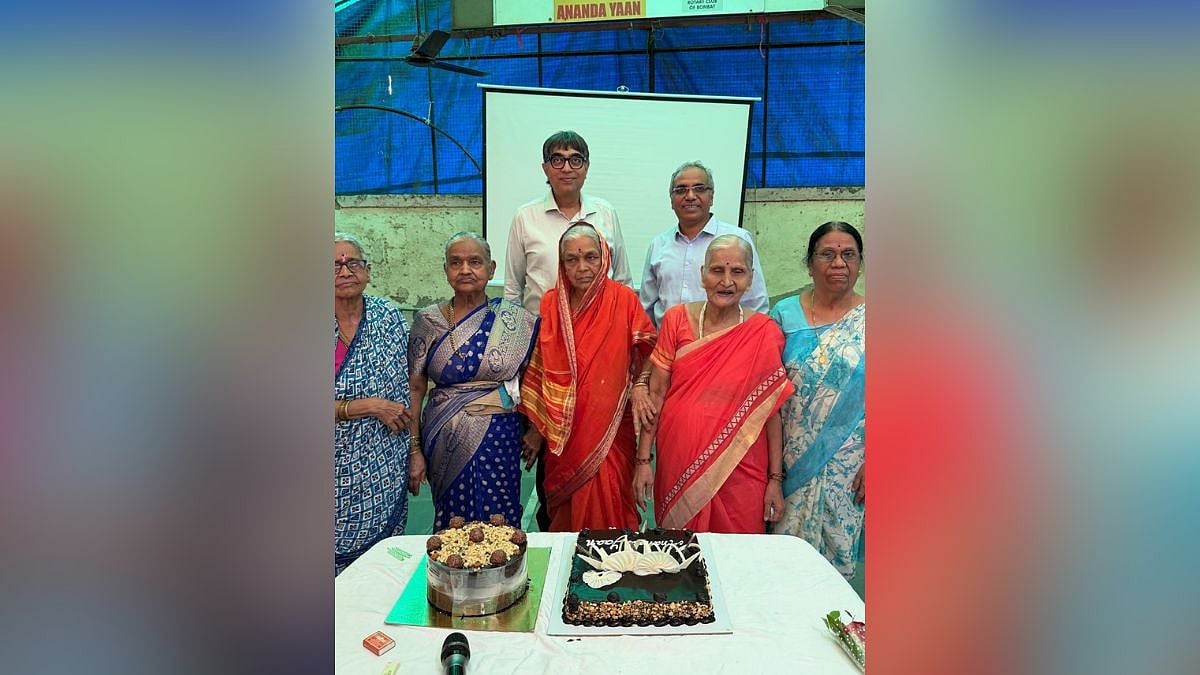 Ananda Yaan Spreads Happiness To Underprivileged Elders For 9 Years