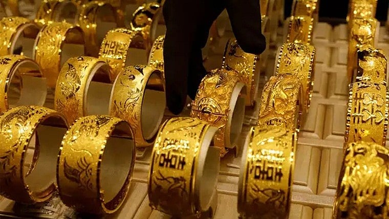 Gold Falls ₹1,037 to ₹1.55 Lakh Per 10 Grams