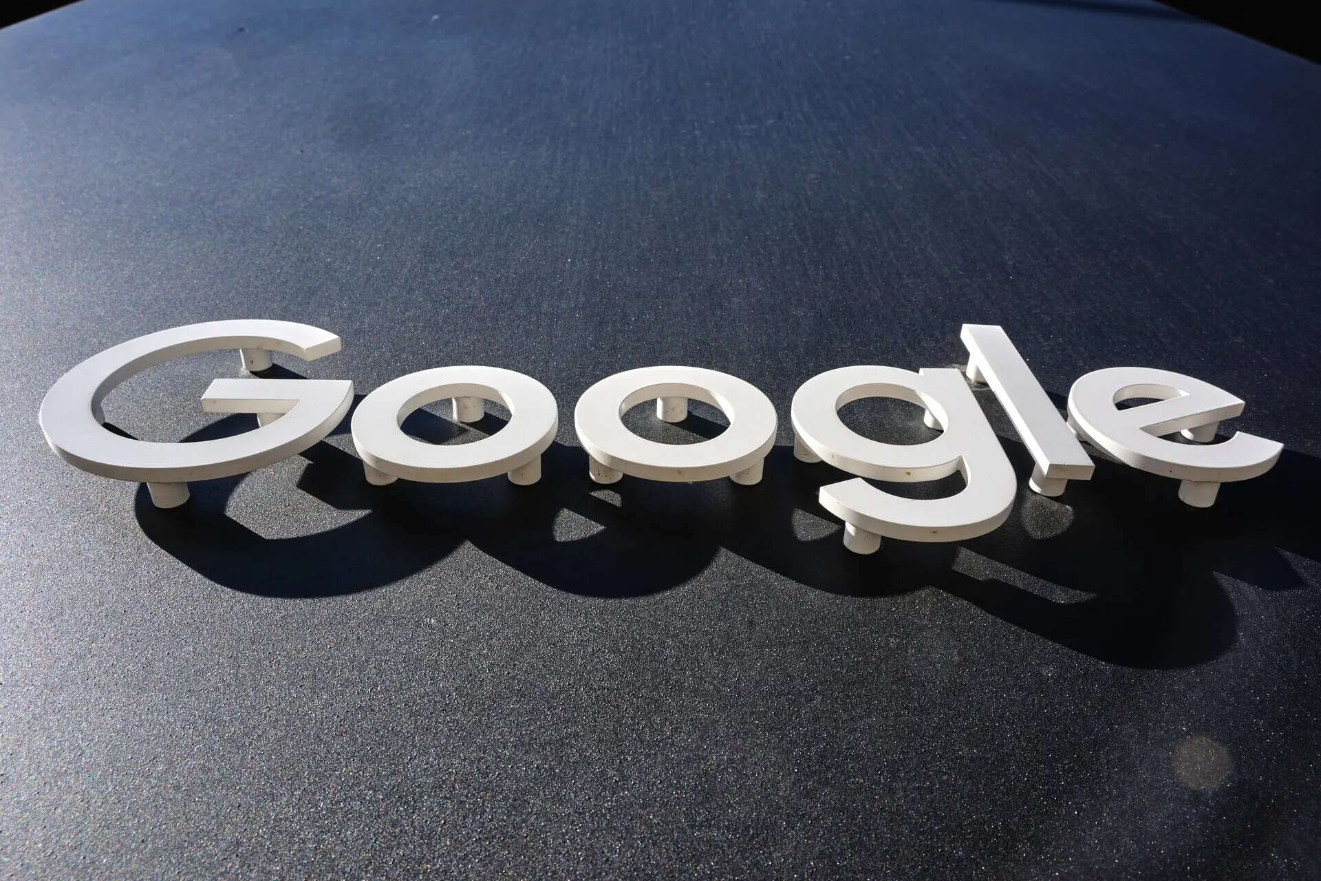 Google Removes AI Image Tool from Google Earth