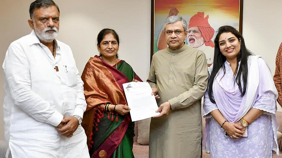 BJP, Shiv Sena Leaders Push for Nashik Railway Development