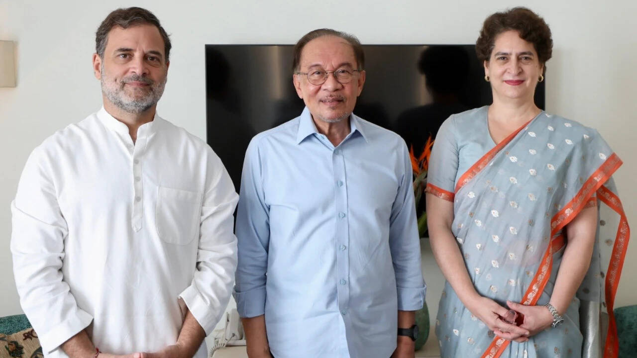 Rahul, Priyanka Meet Malaysian PM Anwar Ibrahim