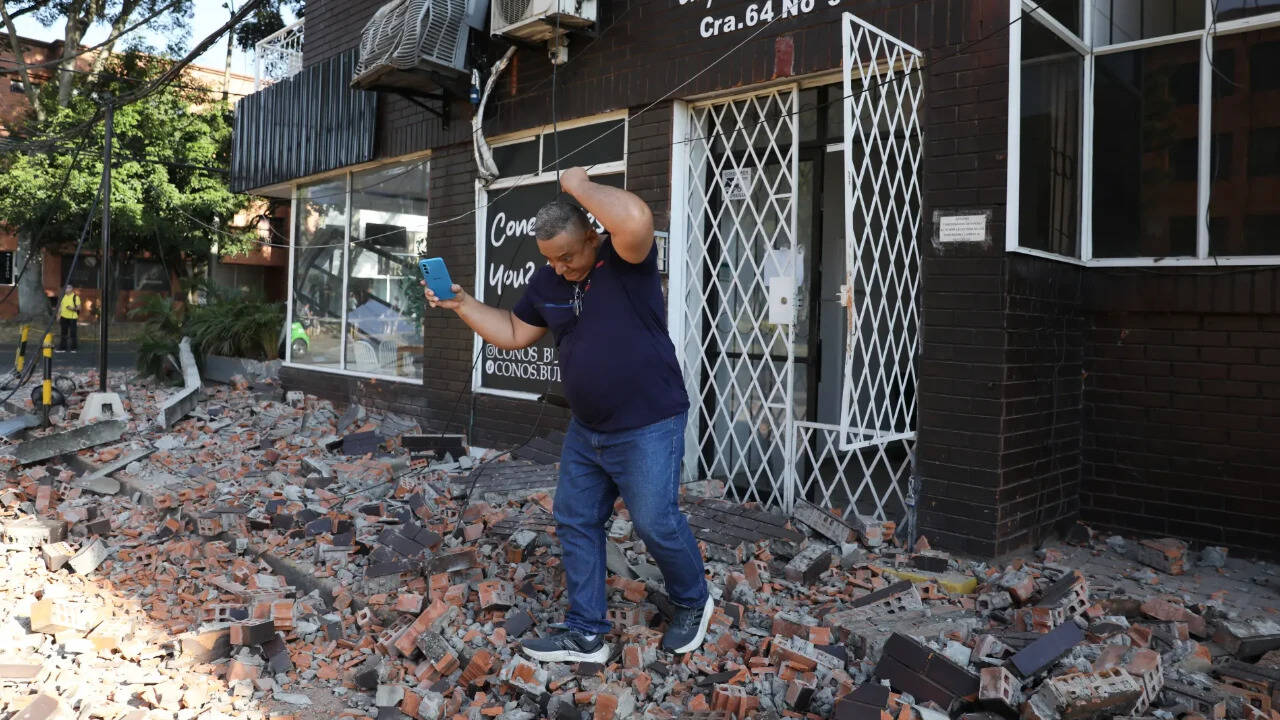 Colombia Earthquake Kills 22, Toll May Exceed 1,000