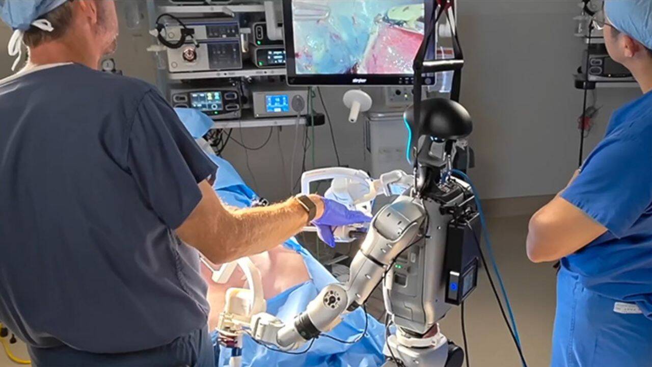 Robots Perform Live Surgery