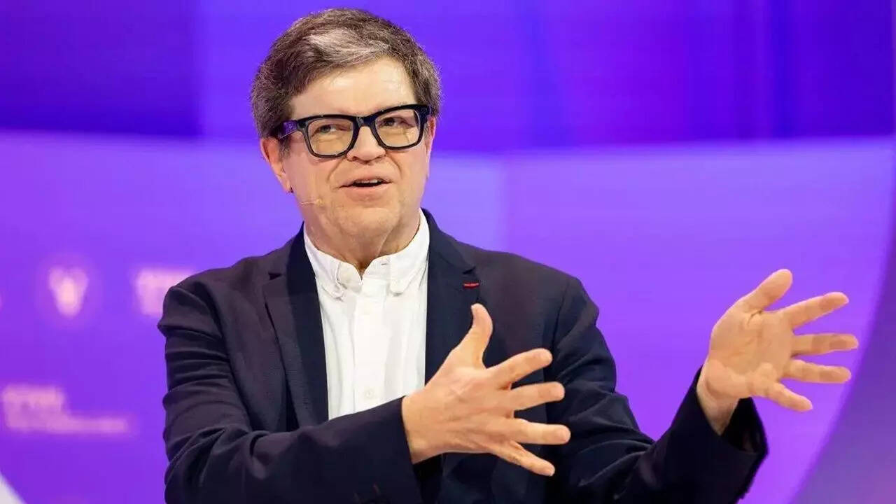 AI Pioneer Yann LeCun Quits Meta
