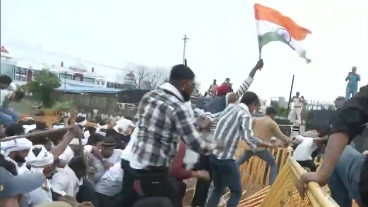 Farmers Breach Barricades Near Bhopal