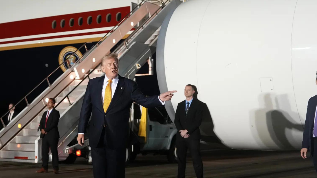 Trump Switches Planes Due to Iran Threat