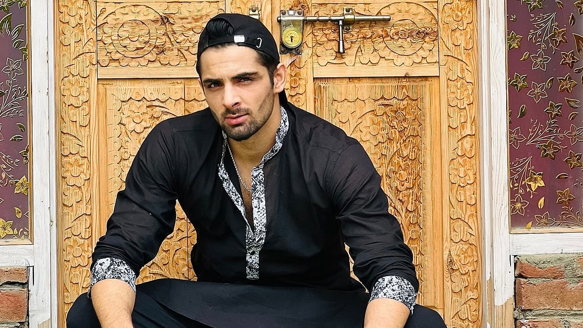 Mumbai Police Arrest Actor Rohullah Mehdi In Drugs Case