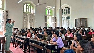 ICSI Conducts CS Career Program at Byramjee Jeejeebhoy College