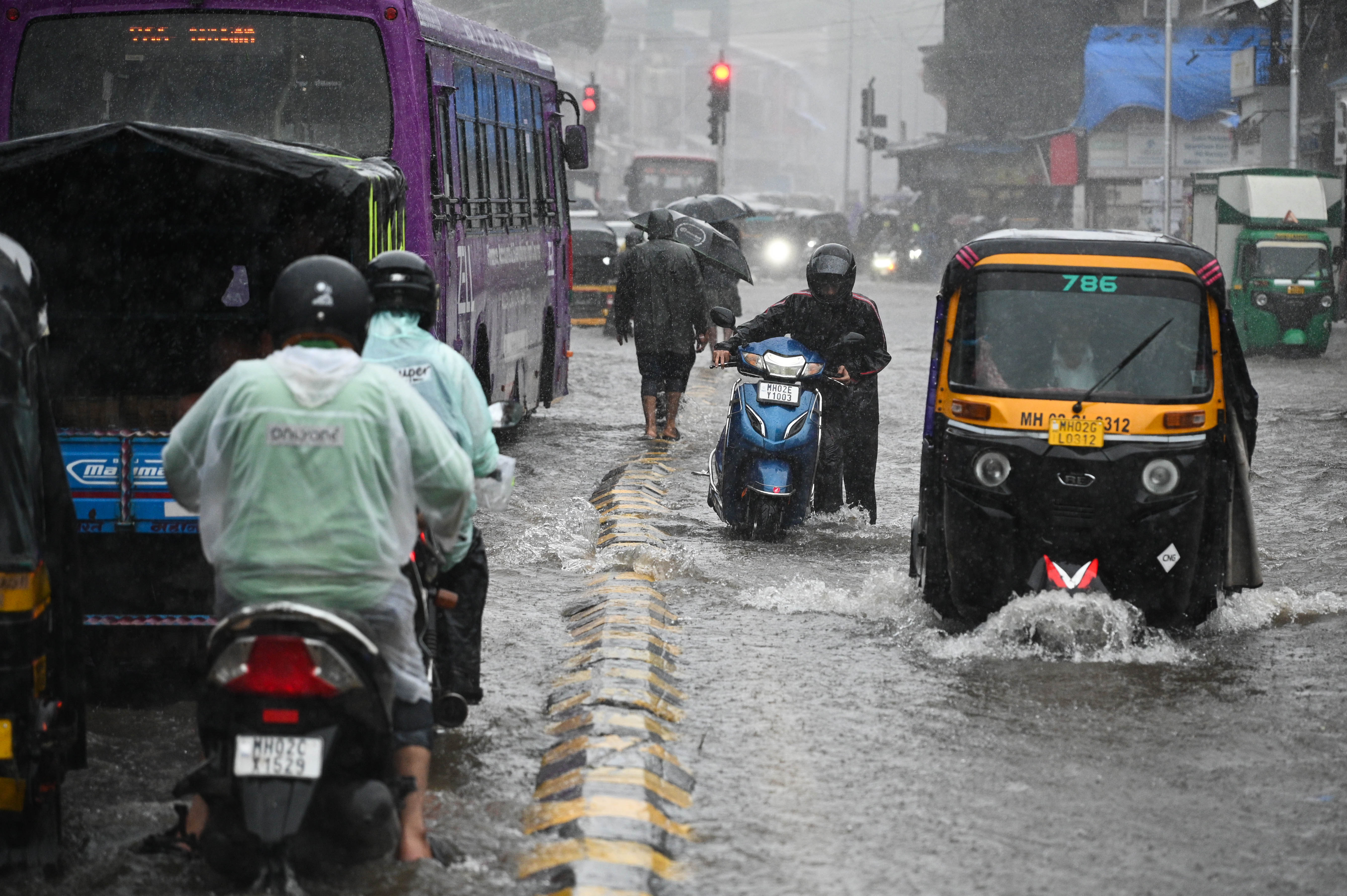 Mumbai Monsoon Exposes BJP-Sena Rift