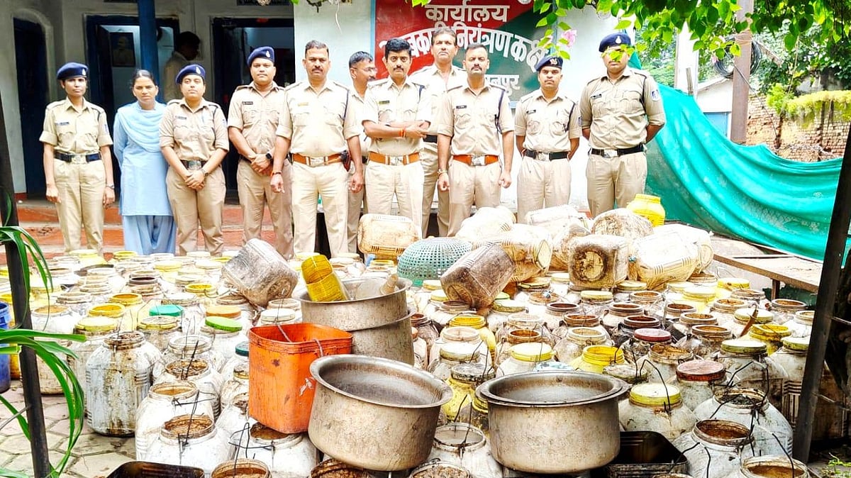 Madhya Pradesh Seizes 3,800 Kg Mahua Wash