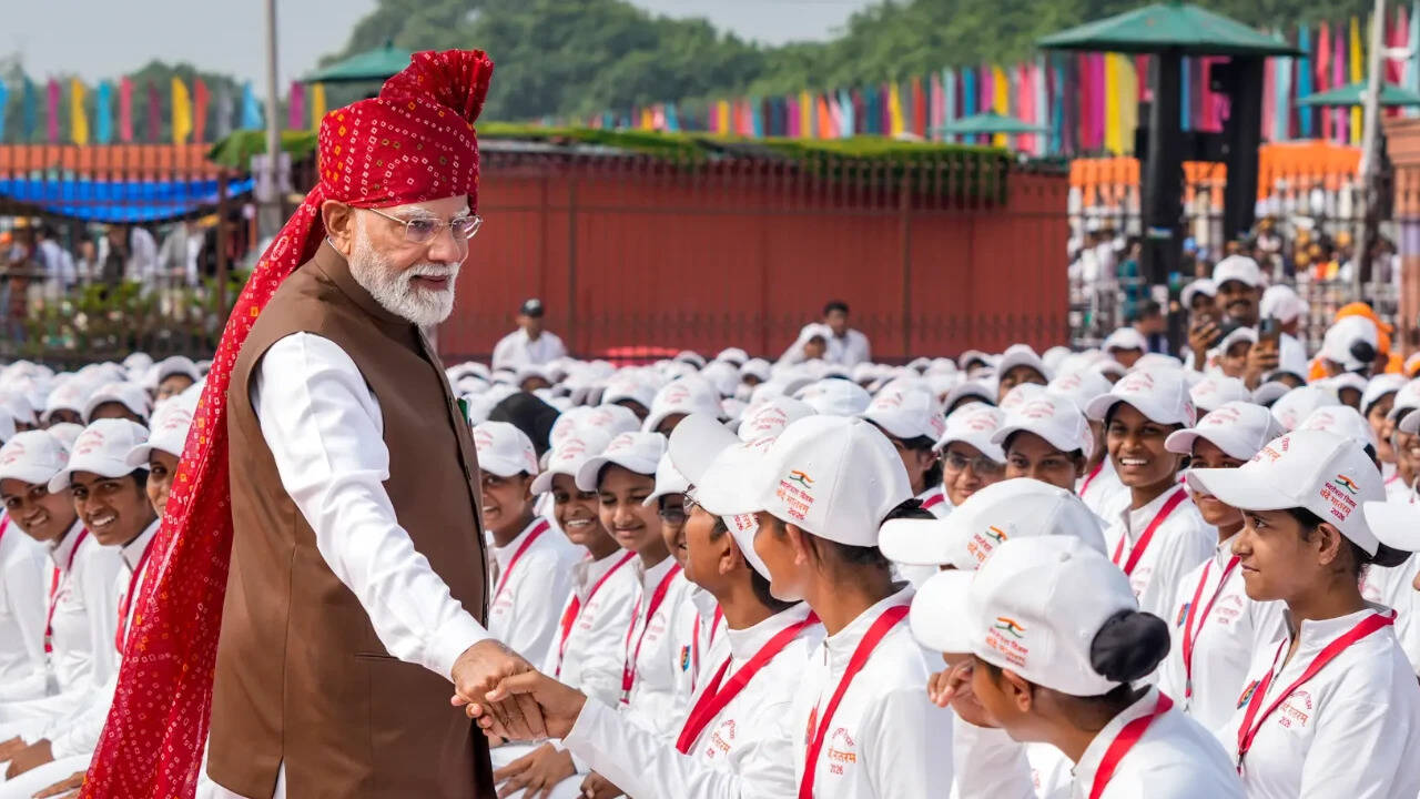 PM Modi Announces AI Skills, Free Coaching for Gen Z