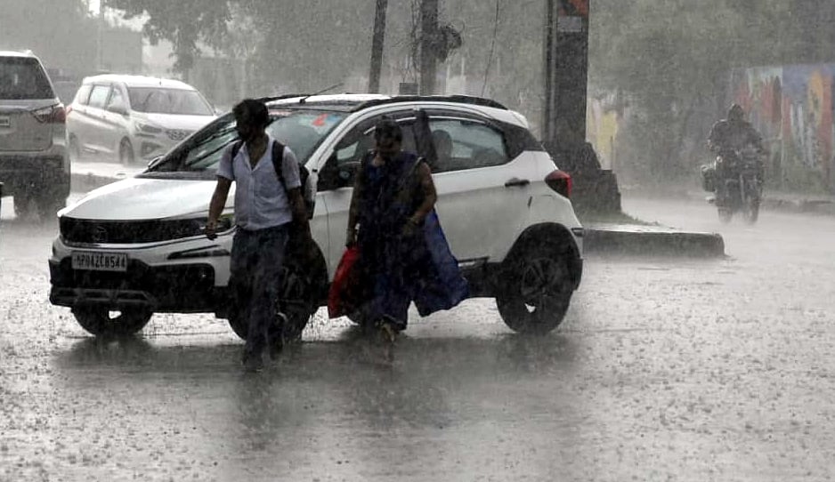 Rain Returns to Nashik After Dry Spell