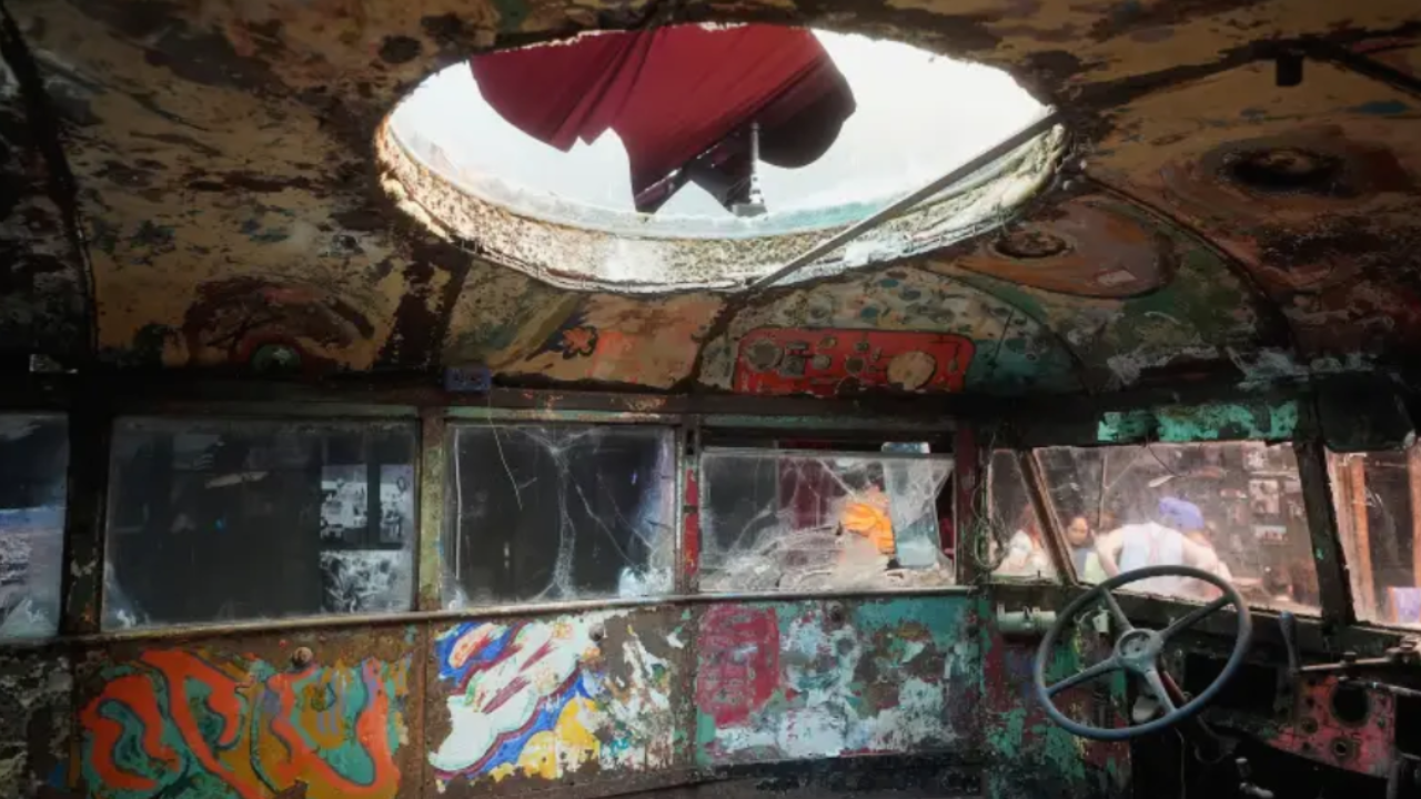 Furthur Bus Returns to San Francisco