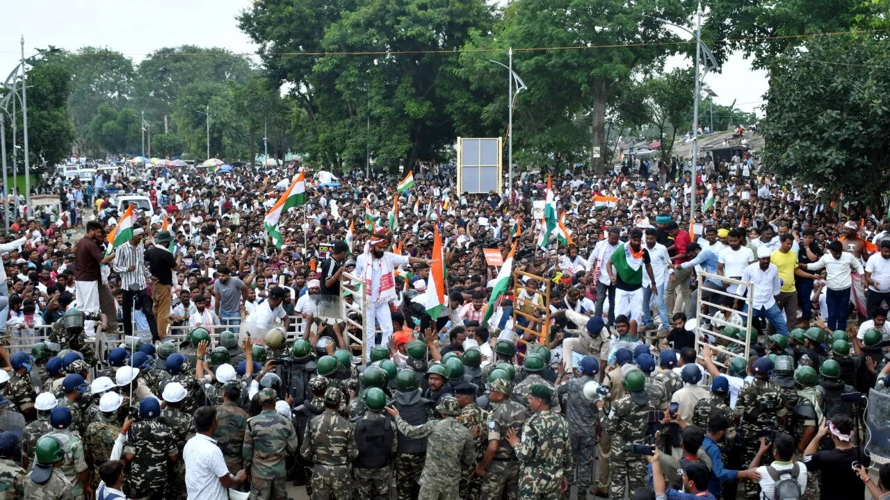 Ranchi Students Protest Govt Exam Irregularities