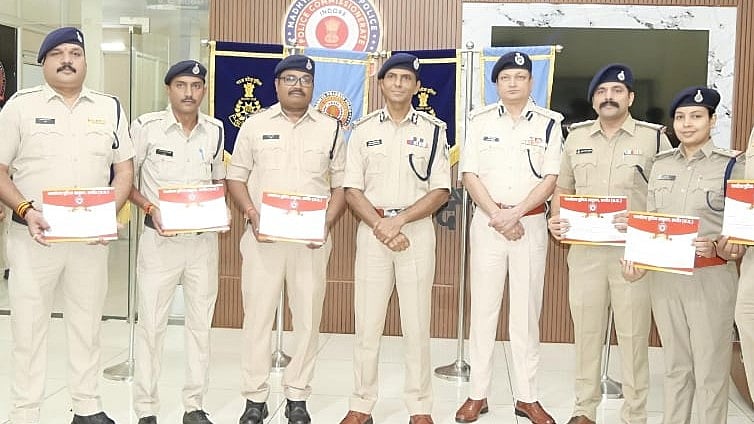 Indore CP Honours 19 Police Personnel