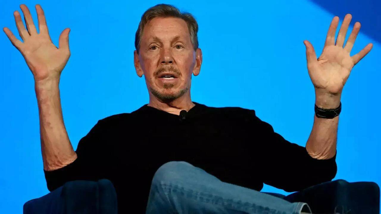 Steve Jobs Rejects $5B Apple Buyout Offer