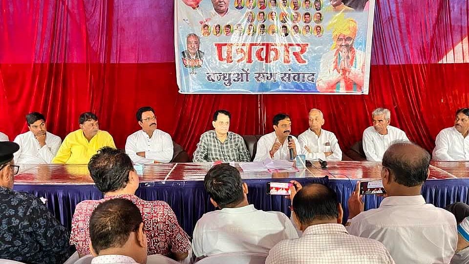 MLA Jitendra Pandya Unveils Development Plan for Barnagar