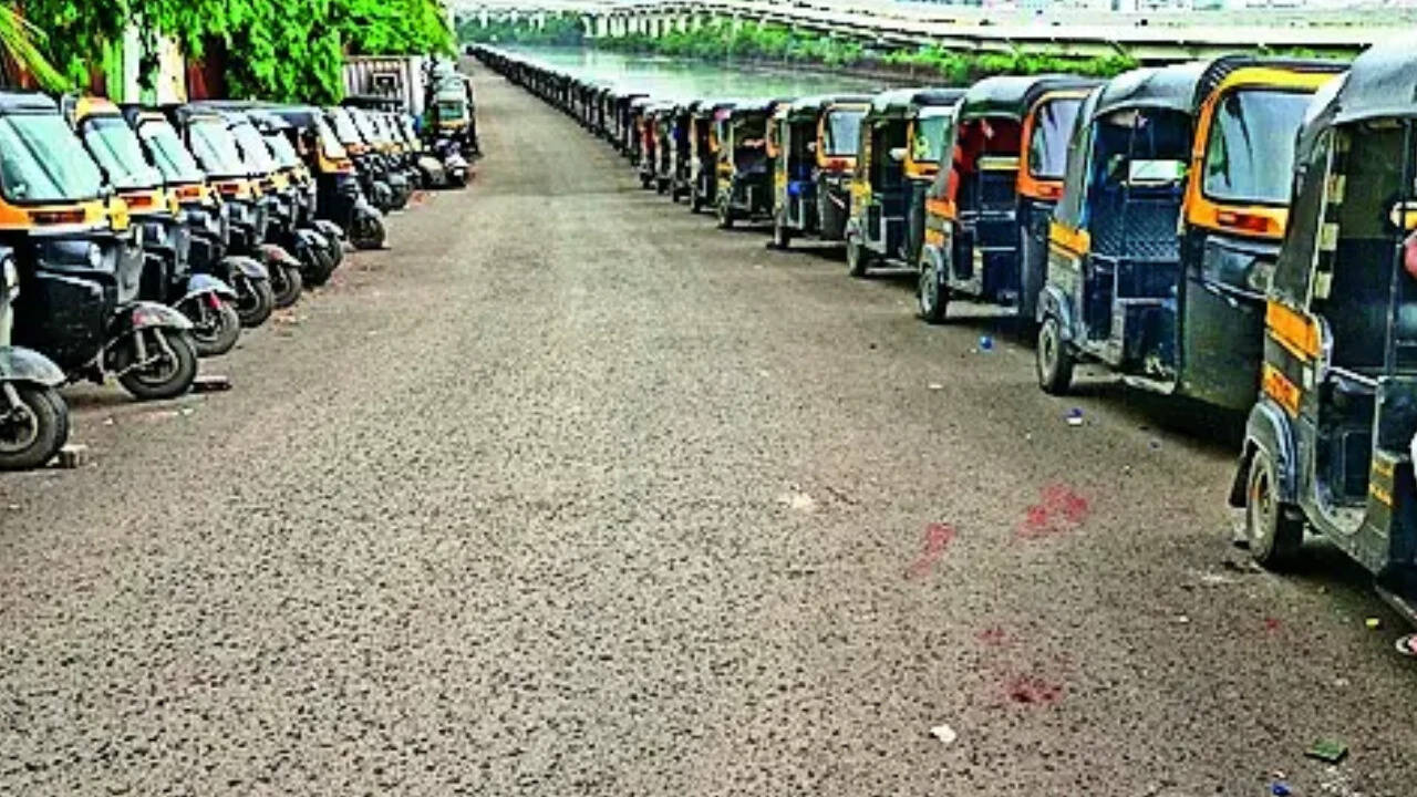 Mumbai Autos, Taxis Face Marathi Rule Debate