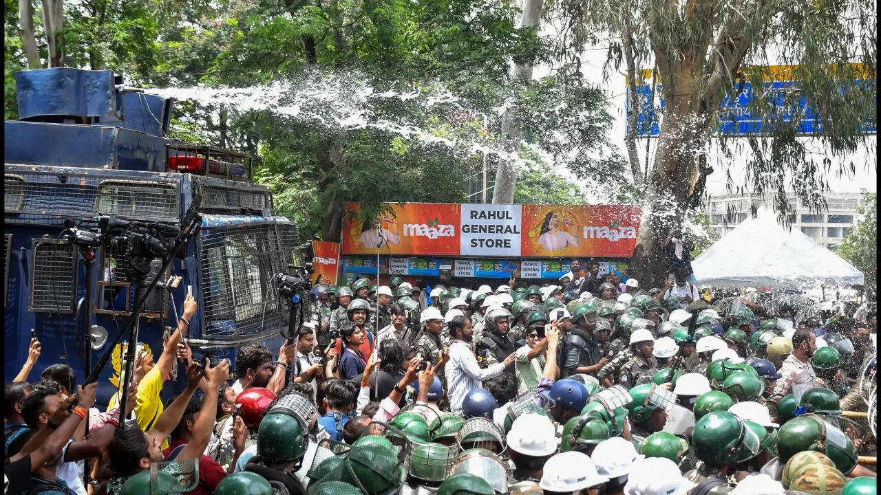 Jharkhand Cops Use Lathis, Tear Gas on Protesters