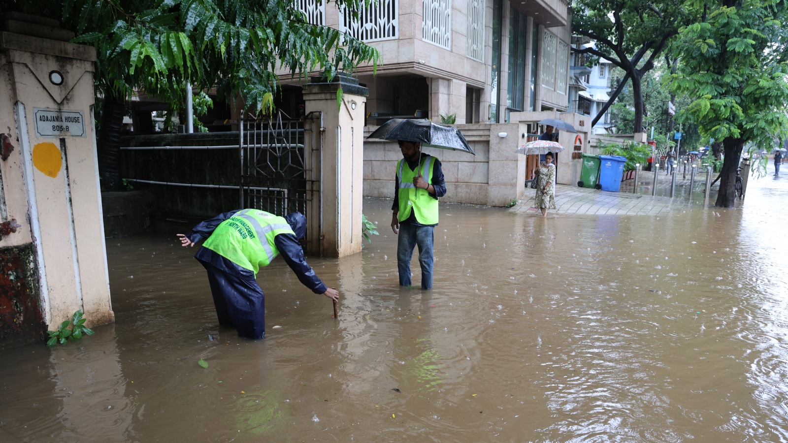 Mumbai Manholes Lack Safety Grills