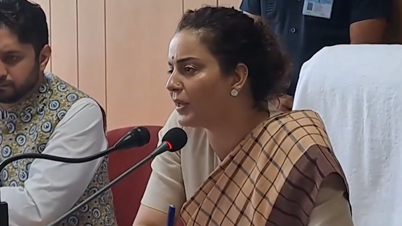 Kangana Ranaut Slams Officials Over Unused 11 Crore Funds