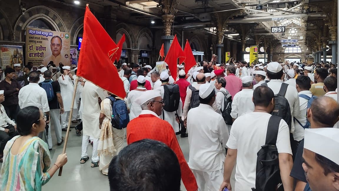 Central Railway Ferries 1.13 Lakh Pilgrims During Ashadhi Wari