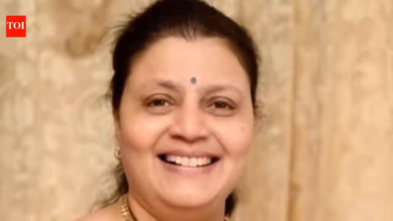 Vishakha Raut Removed From BMC House