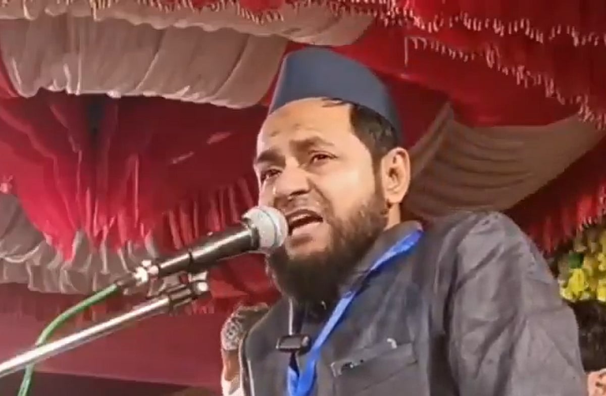 Maulana Jargis Claims Shri Krishna Offered Namaz