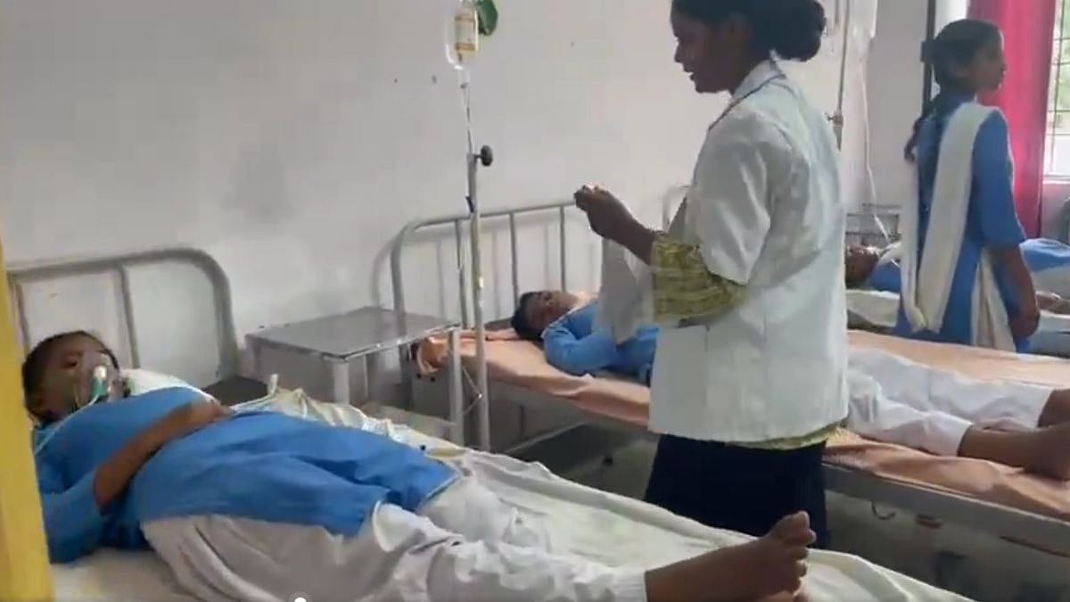 24 Girl Students Faint in Barabanki School