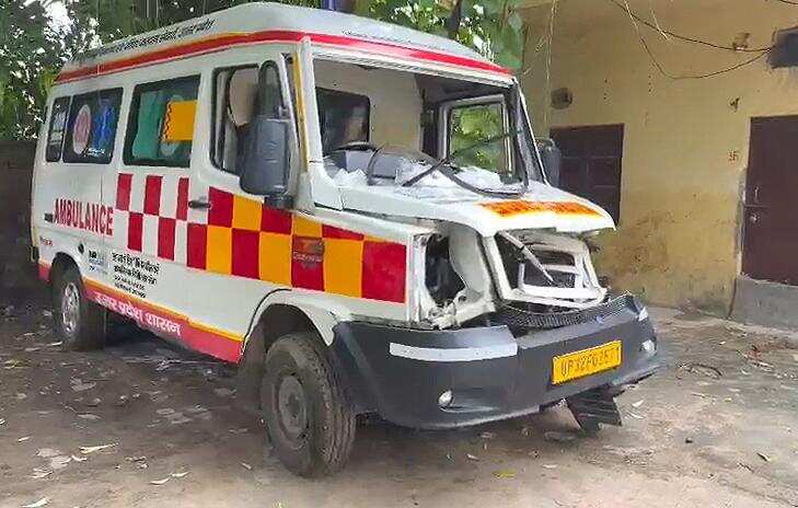 Ambulance Stranded 50 Minutes in Ghaziabad Crash