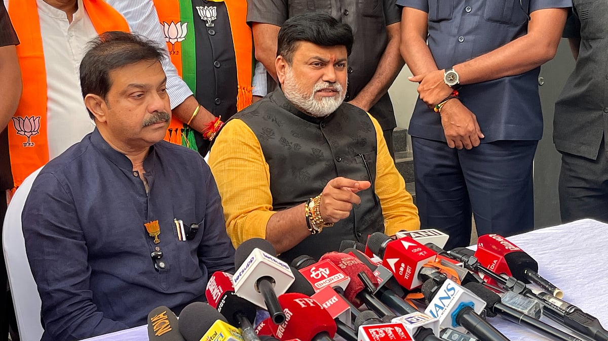 Maharashtra Govt Seeks Maratha Quota Solution