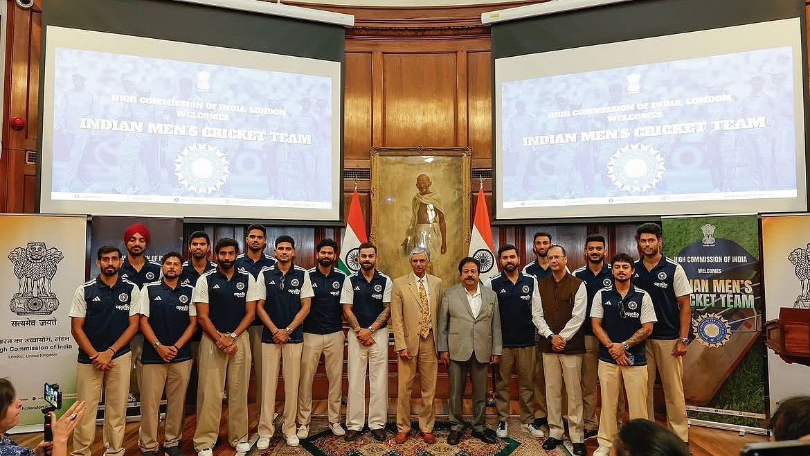 Team India Gets Warm Welcome In London