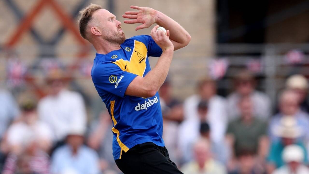 Lamb Retires at 30 Due to Neck Injury