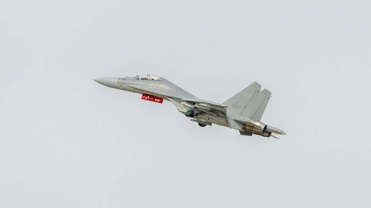 Rafales Engage China's J-16 Fighters in Simulated Combat