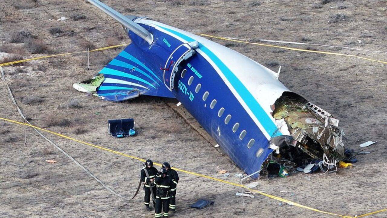 Zelenskyy Warns Airlines of Russian Skies Danger